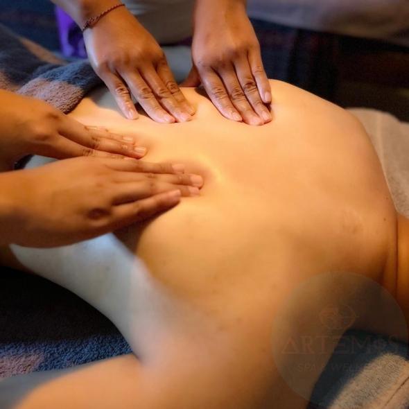 Queen & King Four Hands Massage